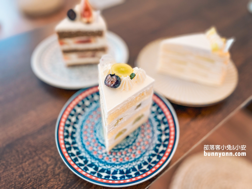 宜蘭下午茶【花轟小姐】推薦好吃到爆炸的千層蛋糕。