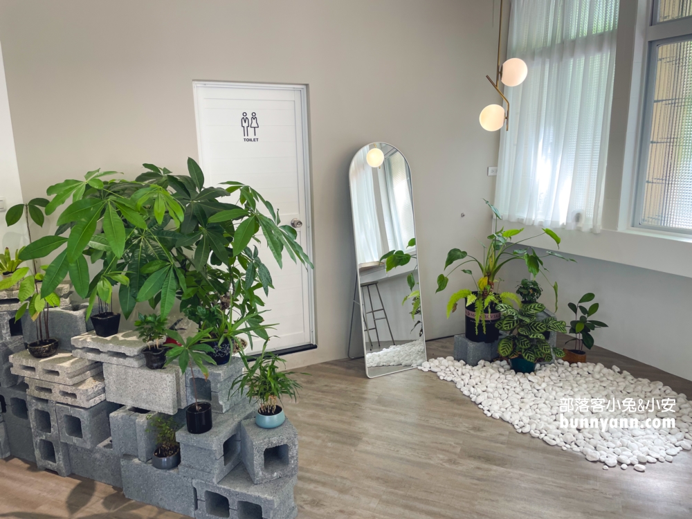 宜蘭下午茶【花轟小姐】推薦好吃到爆炸的千層蛋糕。