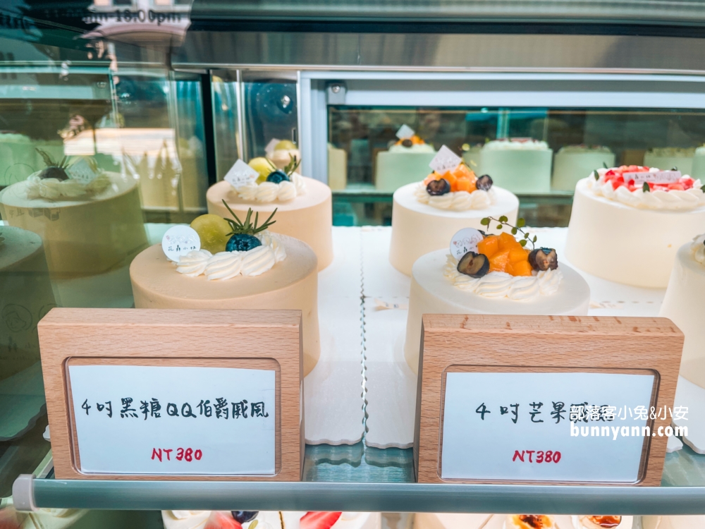宜蘭下午茶【花轟小姐】推薦好吃到爆炸的千層蛋糕。