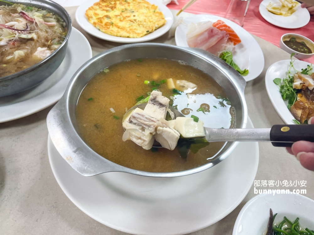 漁港裡的公道海鮮店！新北友信海鮮餐廳新鮮又實在