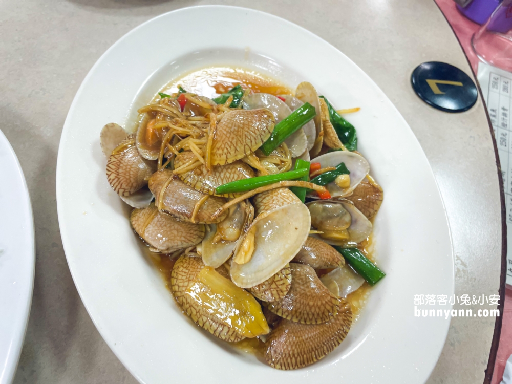 漁港裡的公道海鮮店！新北友信海鮮餐廳新鮮又實在