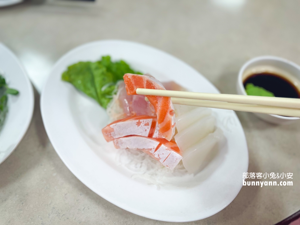 漁港裡的公道海鮮店！新北友信海鮮餐廳新鮮又實在
