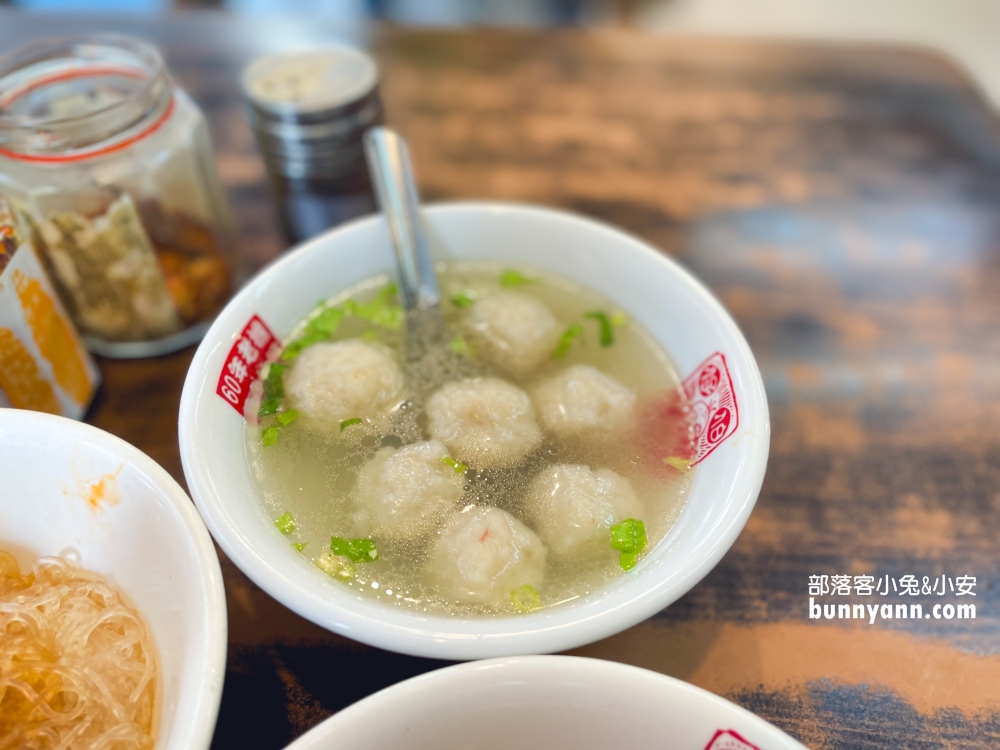 基隆魚丸伯仔，70年老字號豆干包，不用百元就能吃很飽