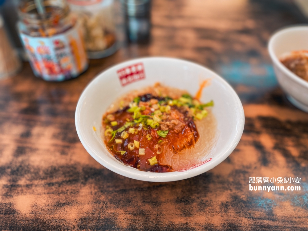 基隆魚丸伯仔，70年老字號豆干包，不用百元就能吃很飽