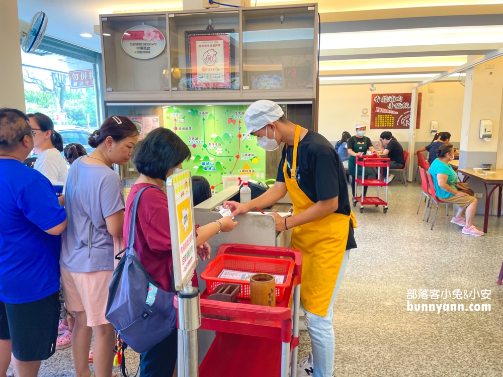 頭份美食》斗煥坪水餃館，超人氣水餃店必吃和停車場地點整理