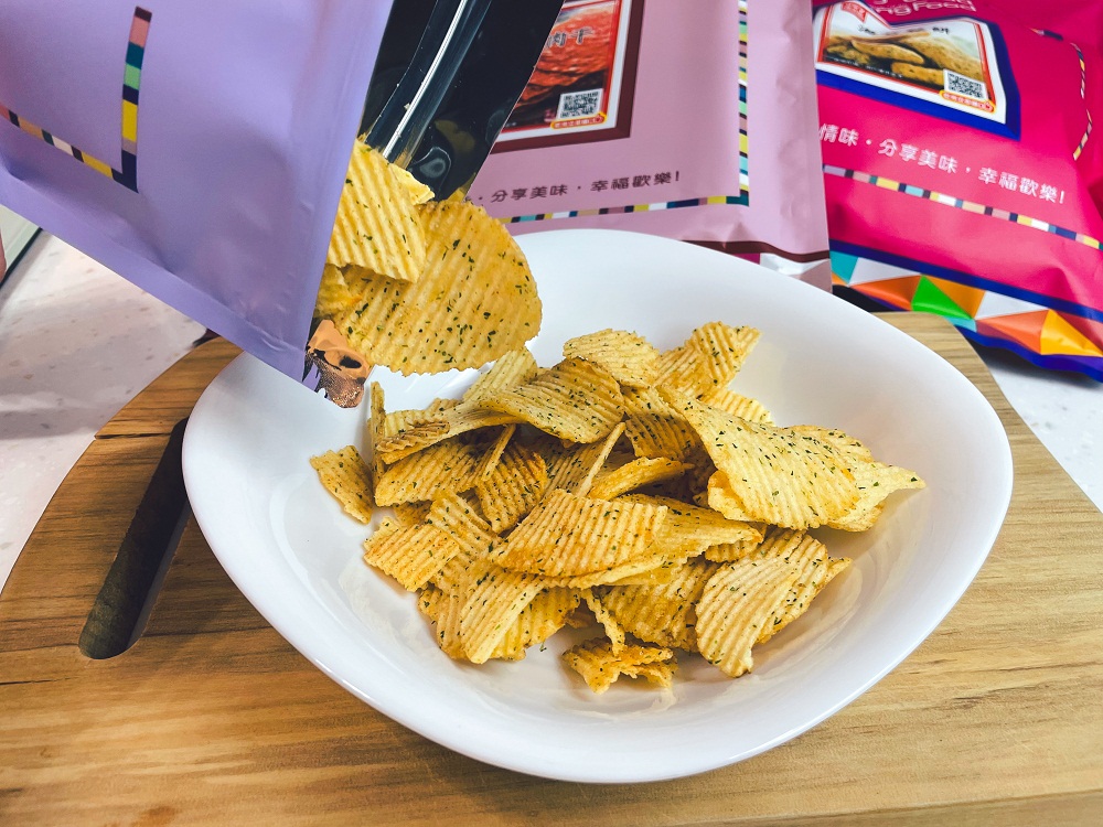 台中【裕芳食品中科店】交流道旁的粉紅城堡，大包零食50元起超好買