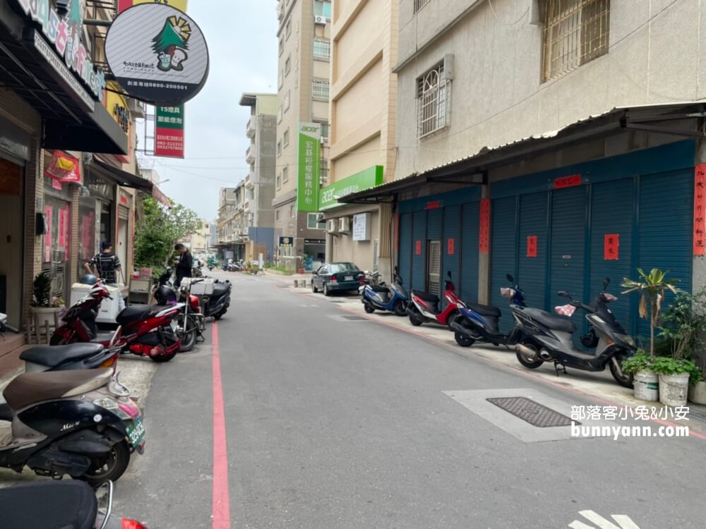 金門美食》聯成廣東粥，搭配油條超懂吃，料多價實在，煮粥的手沒停過
