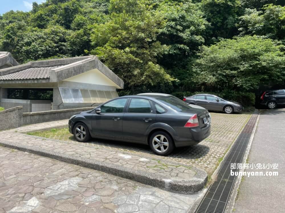 陽明山野溪溫泉》下七股野溪溫泉，十分鐘泡到夢幻牛奶湯，登山肉腳也能來
