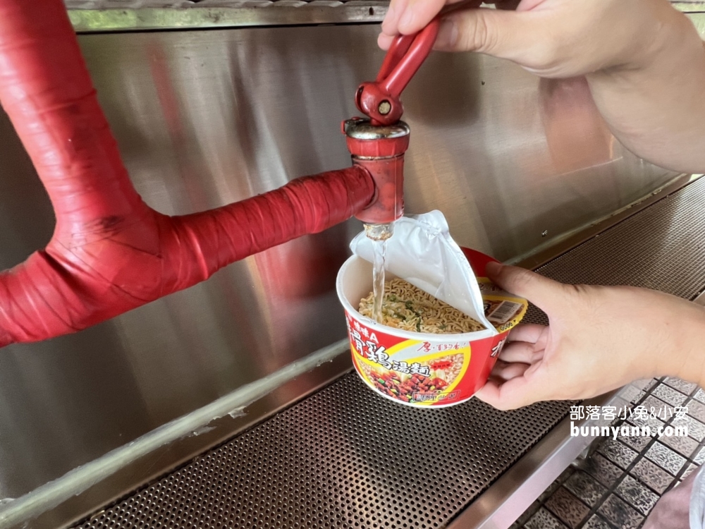 南投「中寮石龍宮」拿泡麵還願的超靈驗土地公廟，有拜有保佑！