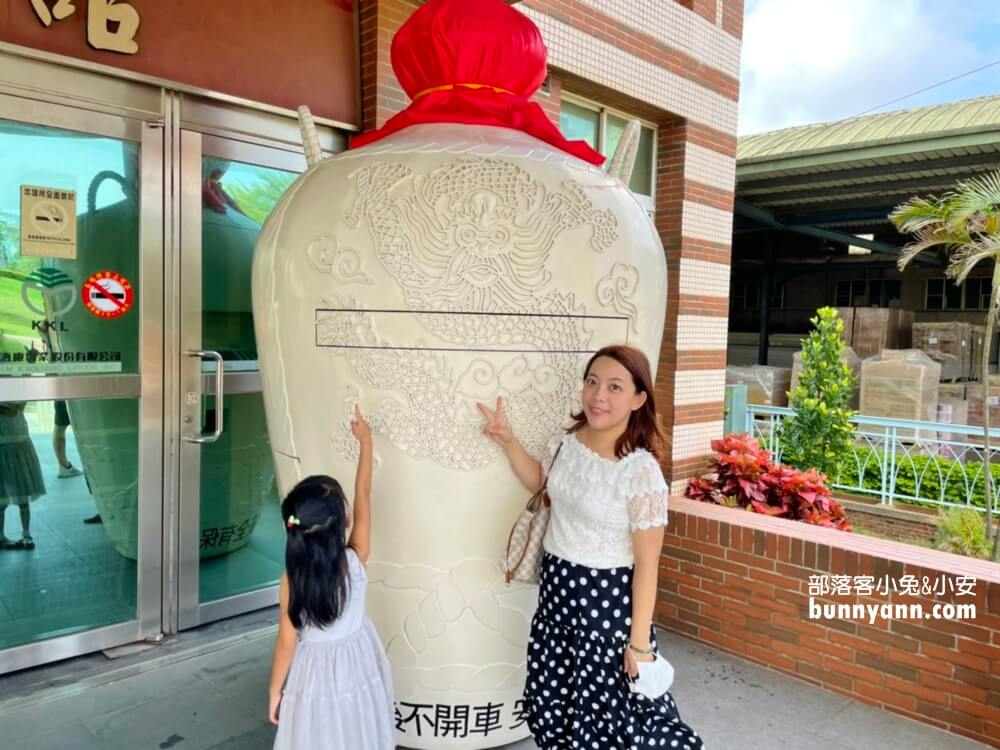 金門景點》金門酒廠金寧門市，來金門必訪指標景點，免門票試喝金門高粱很可以