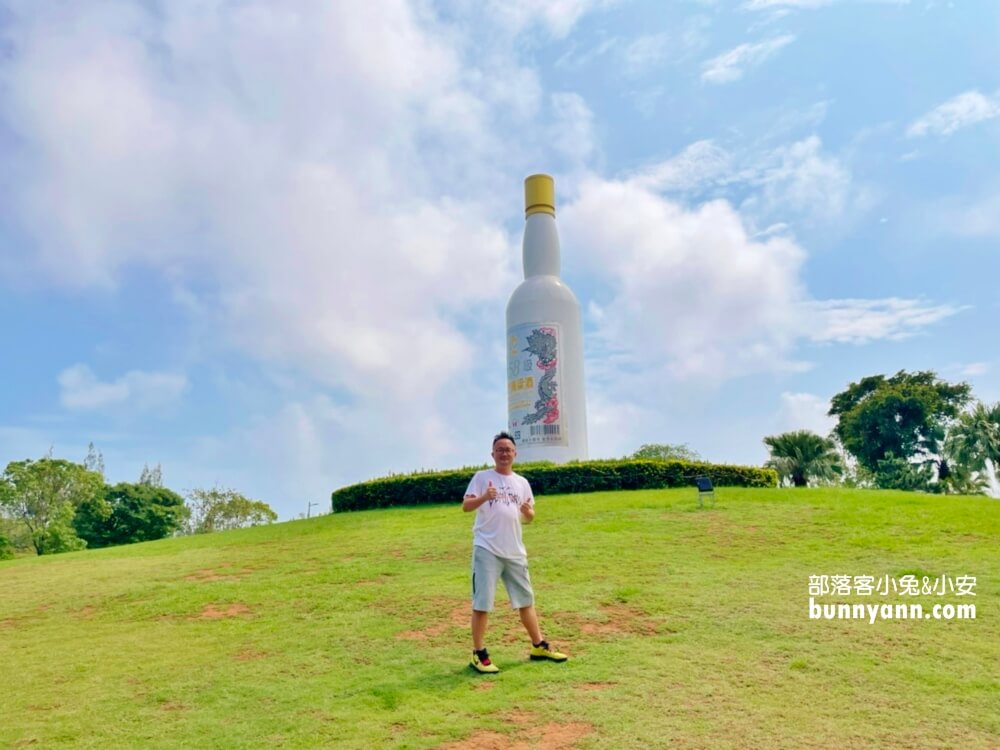 金門景點》金門酒廠金寧門市，來金門必訪指標景點，免門票試喝金門高粱很可以