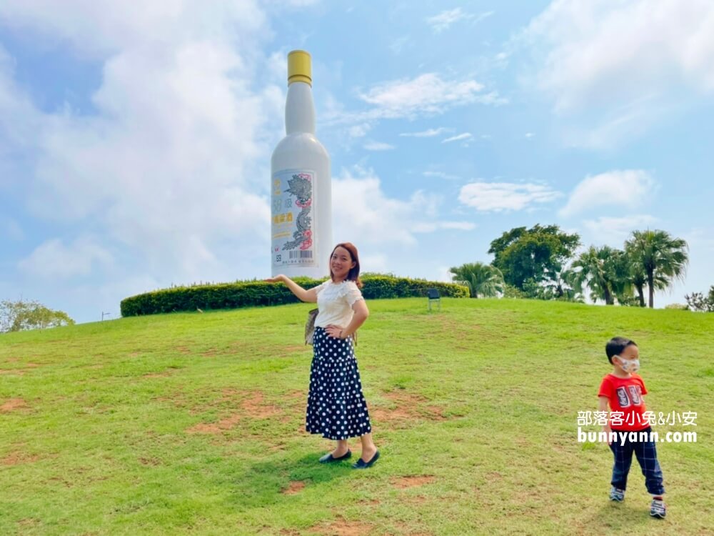 金門景點》金門酒廠金寧門市，來金門必訪指標景點，免門票試喝金門高粱很可以