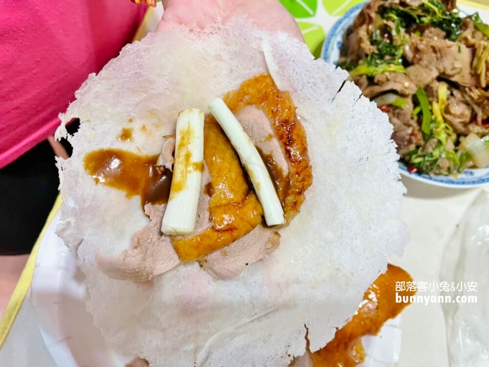 北平脆皮烤鴨七堵店》基隆這間烤鴨很厲害，手作餅皮，老闆娘又親切~