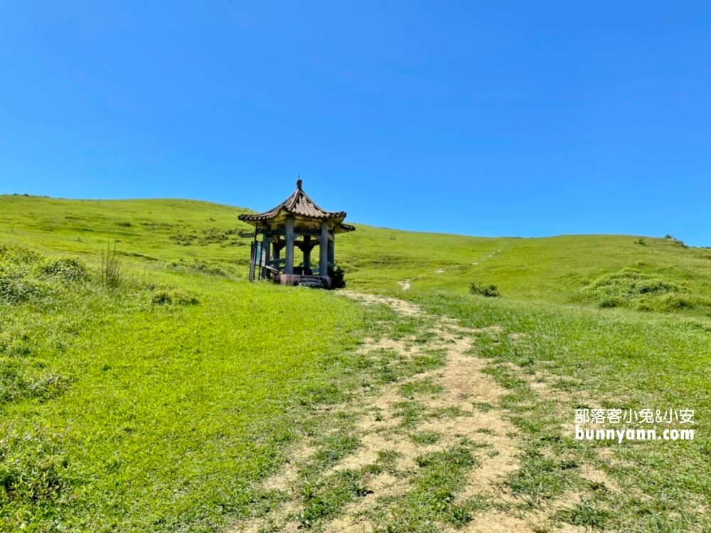 桃源谷步道內寮線，半小時攻頂山陵線，眺望北台灣最美大草原