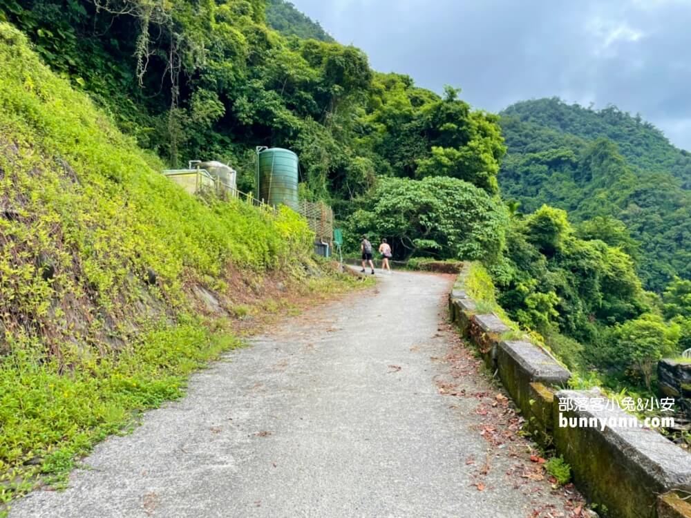 宜蘭礁溪抹茶山飄著雲霧的草原，適合季節、要爬多久一次打包。