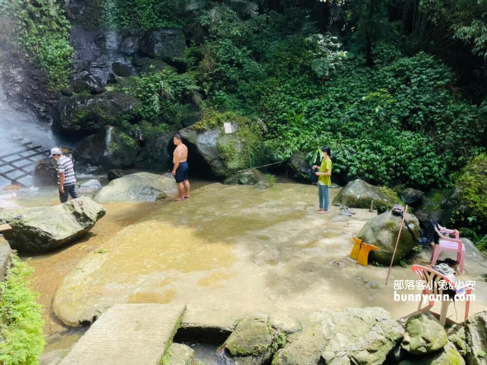 新北【炮子崙瀑布】從入口只要走15分鐘就能夠抵達觀瀑平台