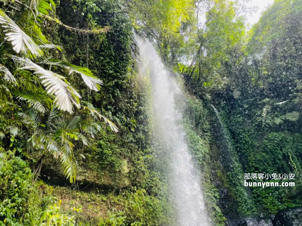 新北【炮子崙瀑布】從入口只要走15分鐘就能夠抵達觀瀑平台