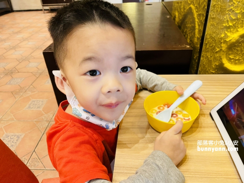 烏日住宿【清新溫泉飯店】眺望城市美景一泊二食介紹這樣住一晚！
