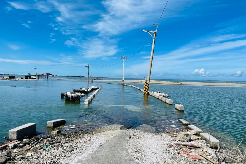 嘉義秘境白水湖壽島，海景第一排馬桶，美拍消失的島嶼和海潮馬路