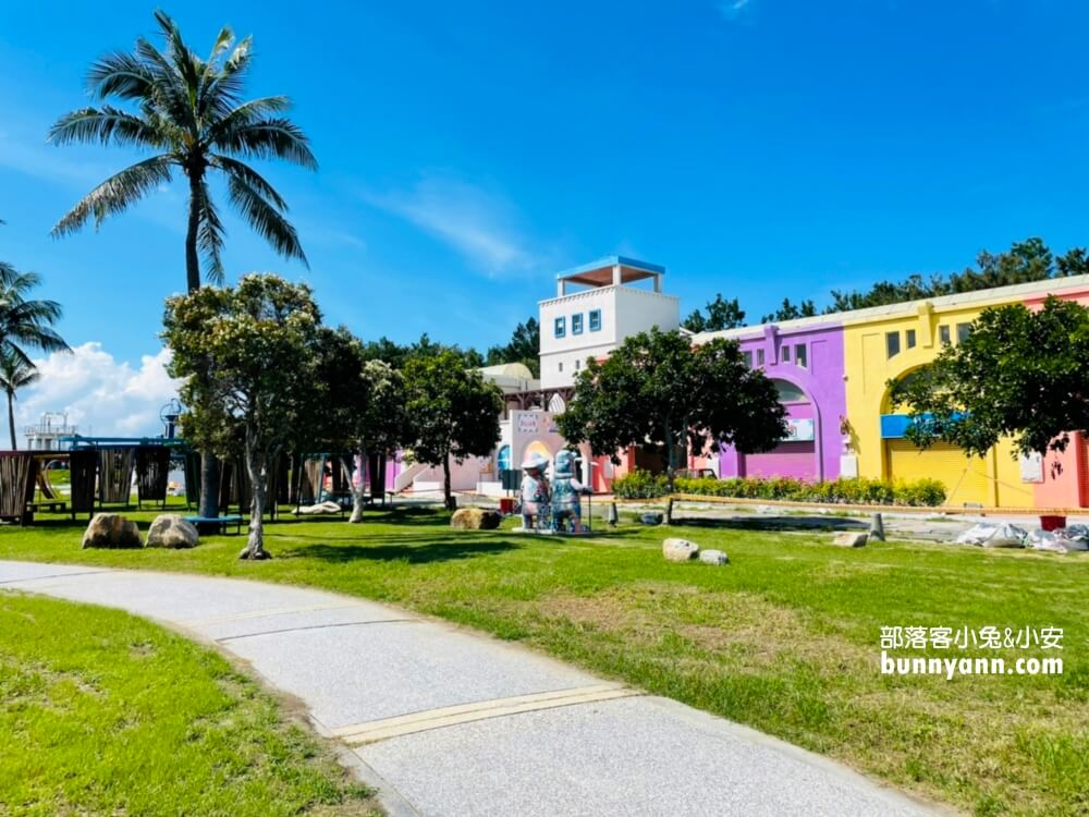 嘉義【東石漁人碼頭】愛琴海異國建築、彩色蚵殼屋、海豚隧道一日遊