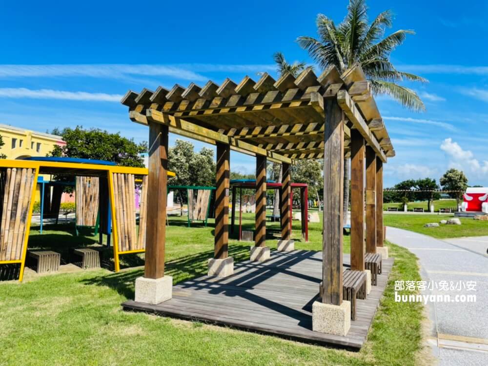 嘉義【東石漁人碼頭】愛琴海異國建築、彩色蚵殼屋、海豚隧道一日遊