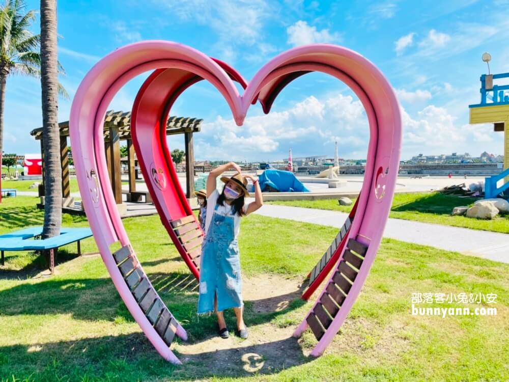 嘉義【東石漁人碼頭】愛琴海異國建築、彩色蚵殼屋、海豚隧道一日遊