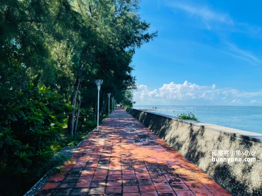 嘉義【東石漁人碼頭】愛琴海異國建築、彩色蚵殼屋、海豚隧道一日遊