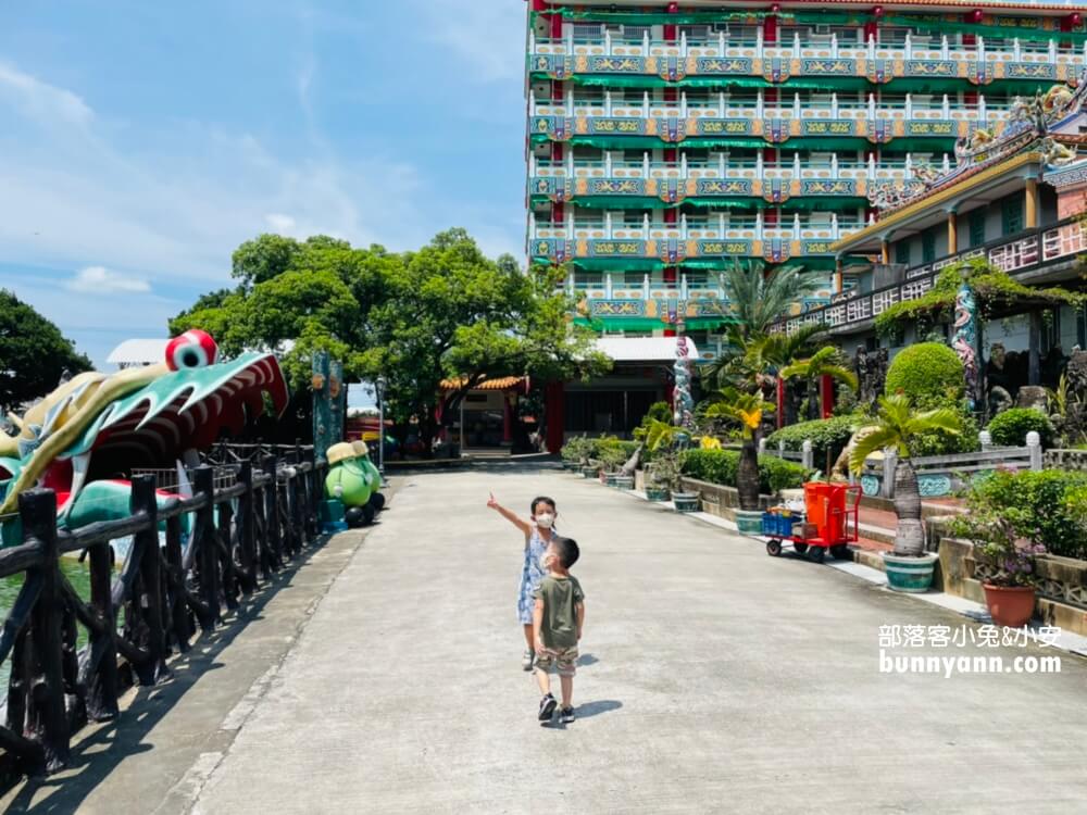 台南【麻豆代天府】刺激挑戰滾輪溜滑梯，還有驚悚地獄場景等你來玩