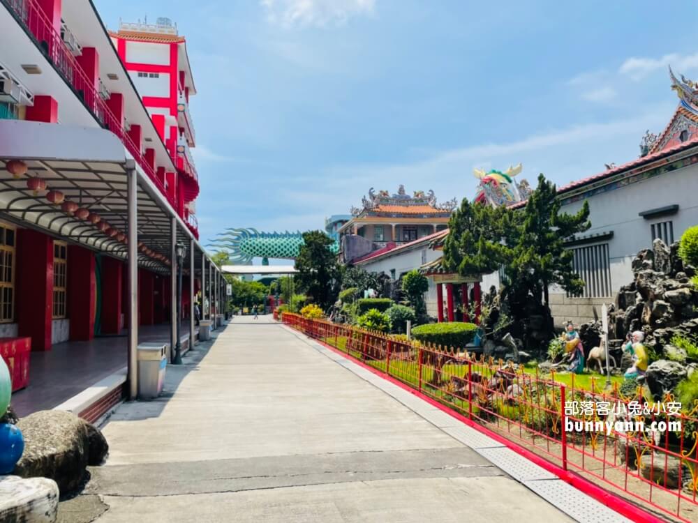 台南【麻豆代天府】刺激挑戰滾輪溜滑梯，還有驚悚地獄場景等你來玩