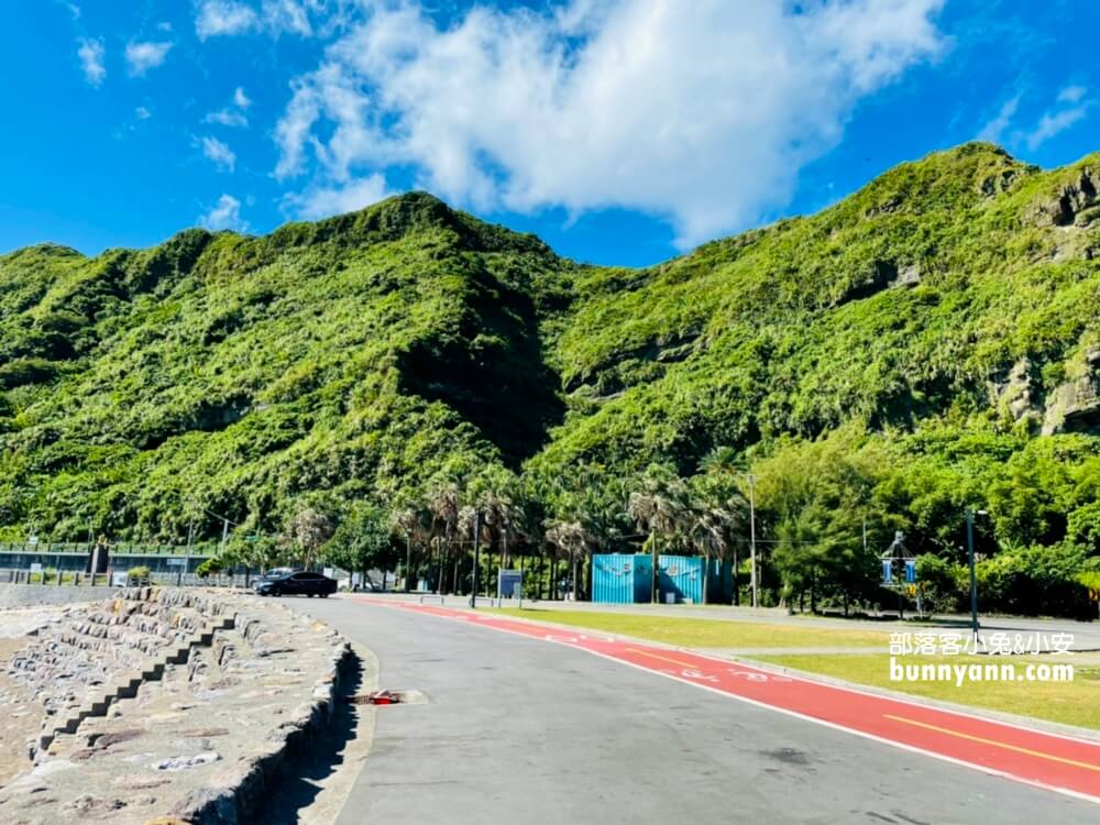 基隆【望海巷跨海景觀橋】朝向大海的步道，來回30分鐘輕鬆走完。