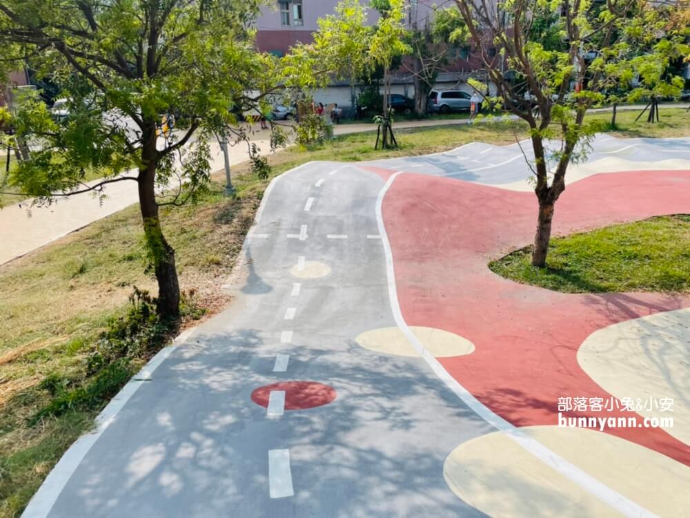 竹北【AI智慧園區公園】滑步車練習場，親子沙坑遊戲場來囉