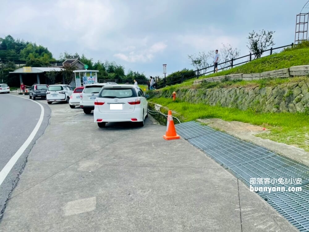 【二延平步道】除了景色悠閒，更能瞧見雲瀑、雲海、隙頂夕照、茶田景色等自然美景