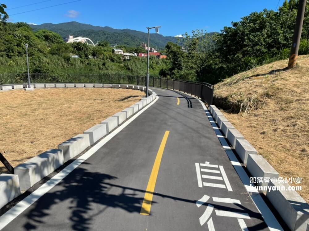 【新北】五堵台鐵舊隧道自行車道，神隱少女隧道藏在這裡