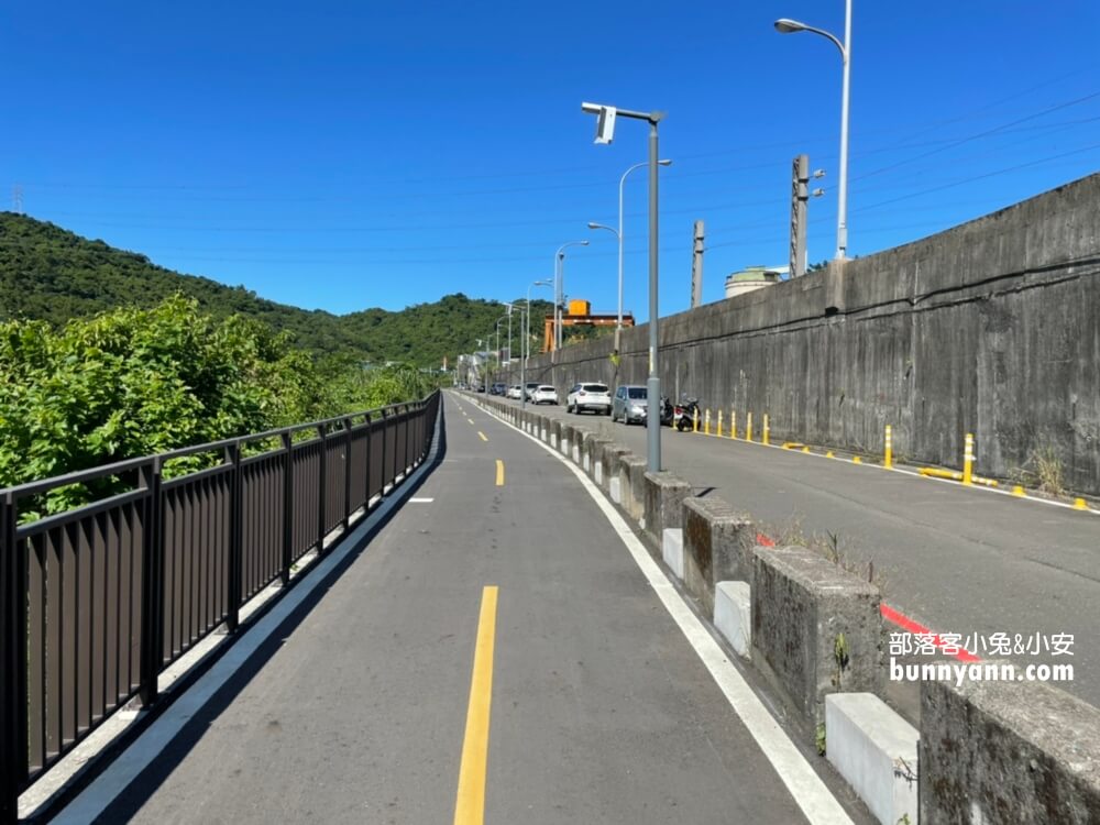 【新北】五堵台鐵舊隧道自行車道，神隱少女隧道藏在這裡
