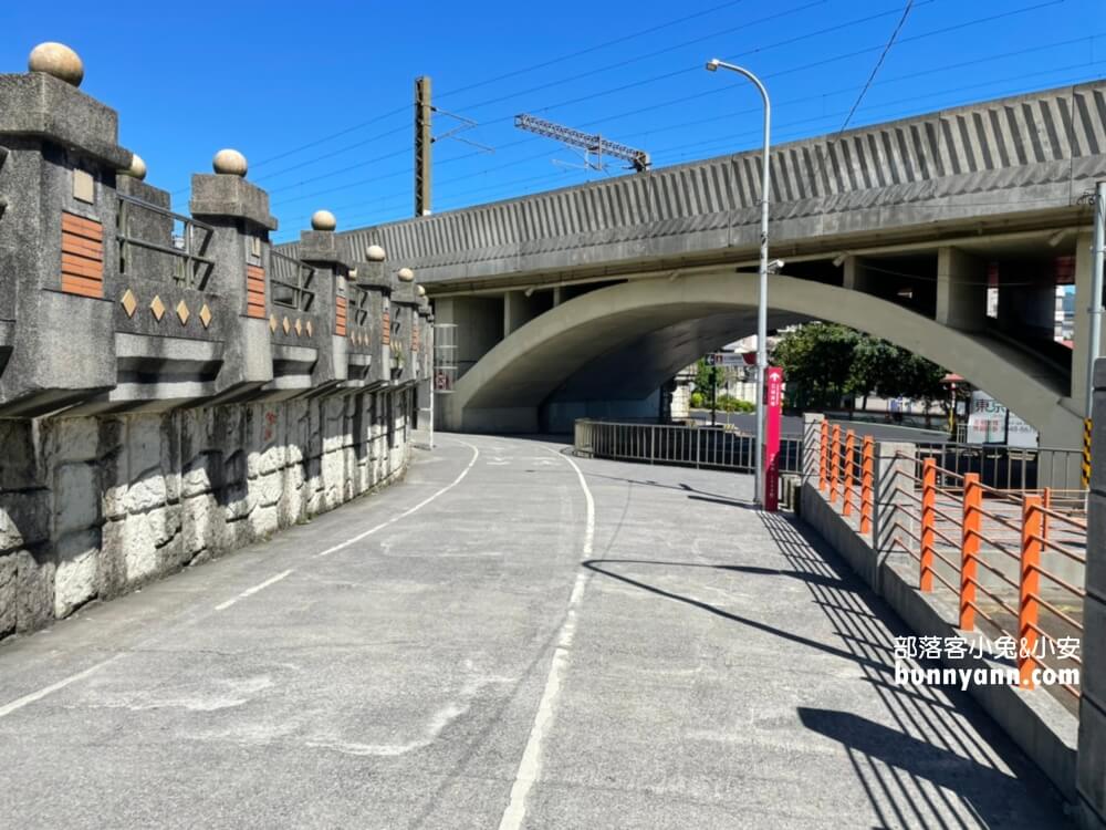 【新北】五堵台鐵舊隧道自行車道，神隱少女隧道藏在這裡