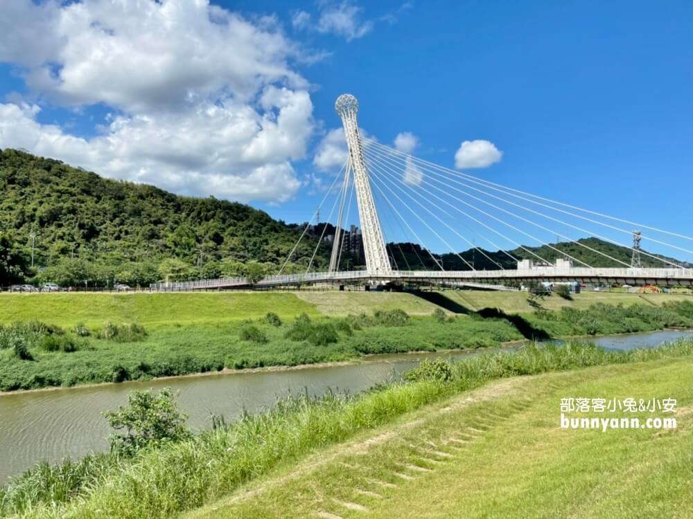 【新北】五堵台鐵舊隧道自行車道，神隱少女隧道藏在這裡
