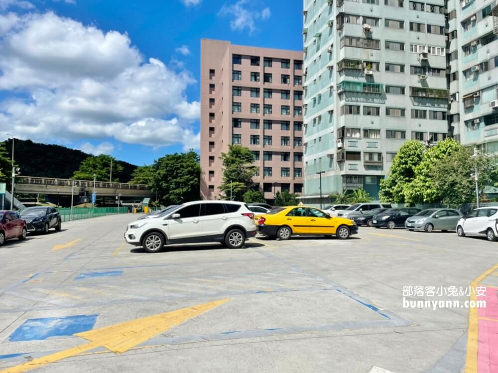【新北】五堵台鐵舊隧道自行車道，神隱少女隧道藏在這裡