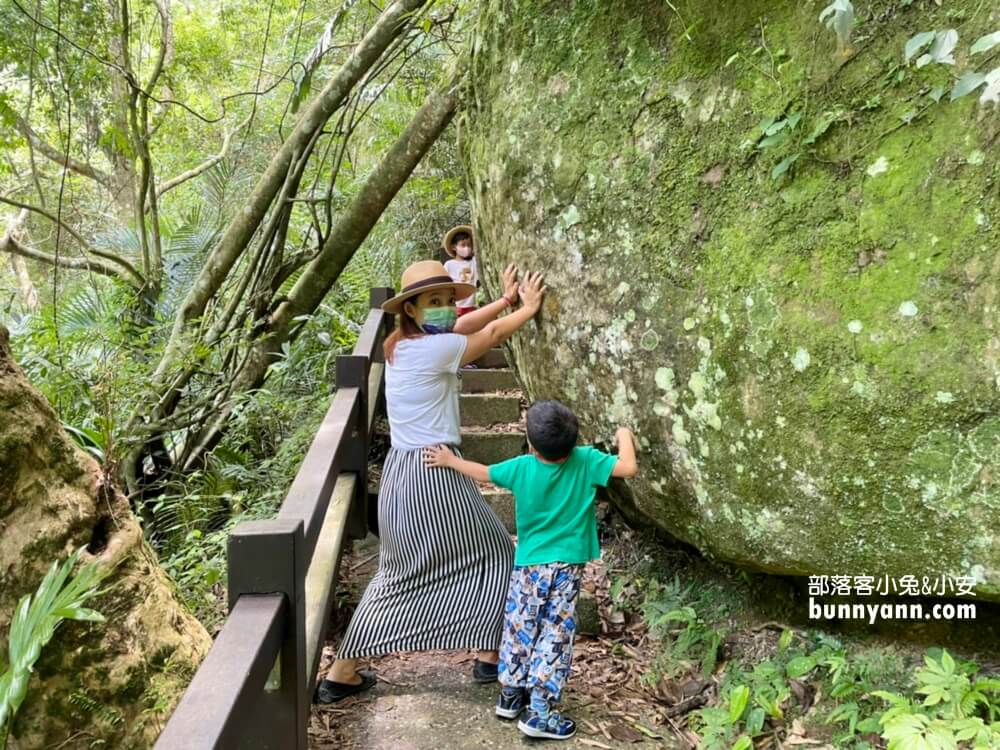 南庄【神仙谷瀑布】園區內擁有壯麗的景色和水量豐沛的山谷瀑布