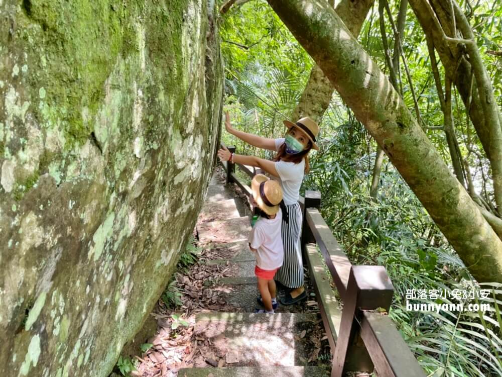 南庄【神仙谷瀑布】園區內擁有壯麗的景色和水量豐沛的山谷瀑布