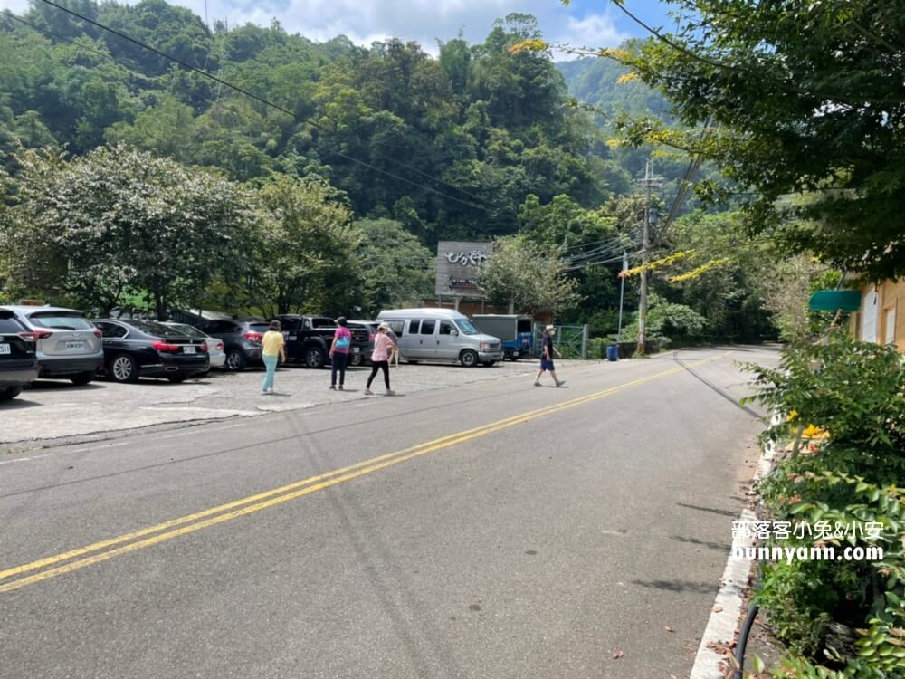 南庄【神仙谷瀑布】園區內擁有壯麗的景色和水量豐沛的山谷瀑布