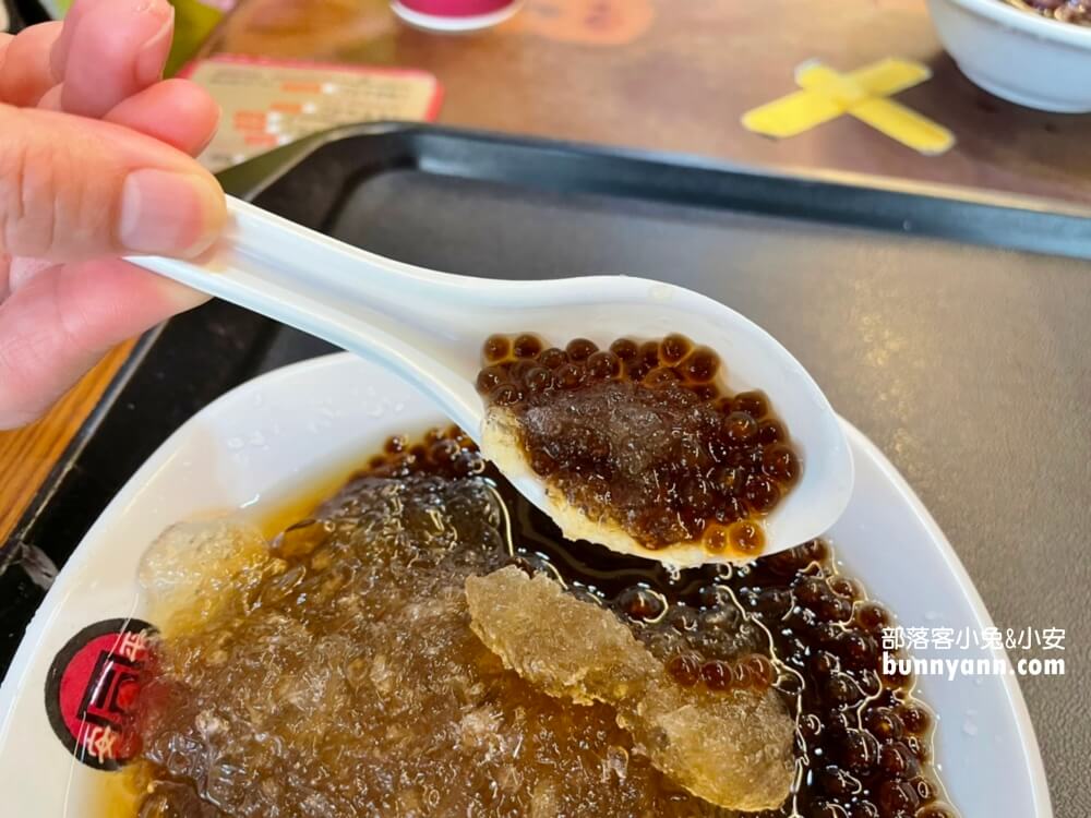 台南【同記安平豆花】豆花綿密粉圓也超多，府城安平必吃美食