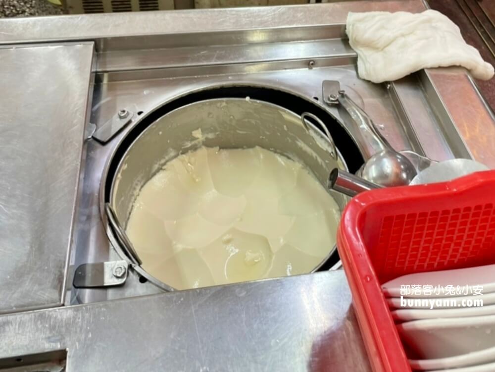 台南【同記安平豆花】豆花綿密粉圓也超多，府城安平必吃美食