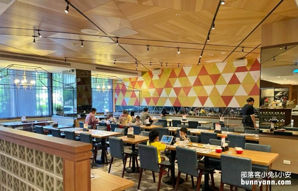 台南【夏都城旅安平館】超好玩親子飯店，早餐超多美食隨你選