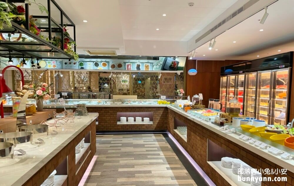 台南【夏都城旅安平館】超好玩親子飯店，早餐超多美食隨你選