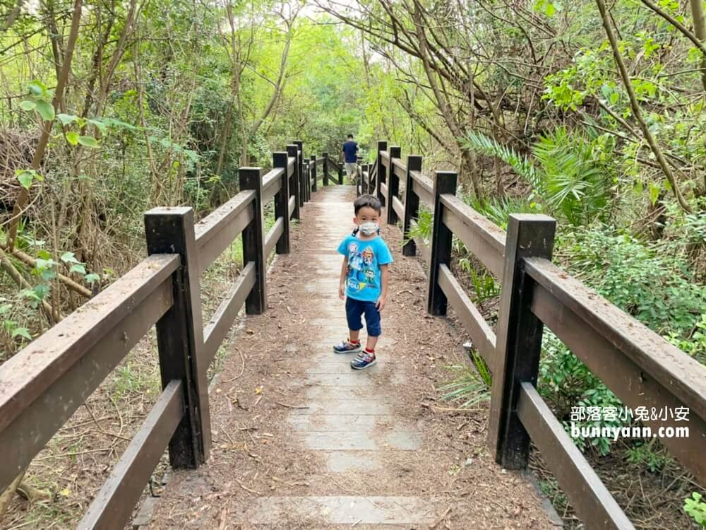 高雄漯底山自然公園，月世界泥火山探險，眺望美麗夕陽海景