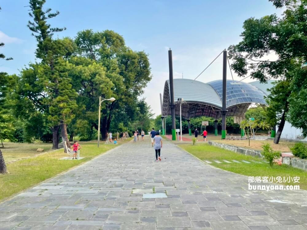 高雄漯底山自然公園，月世界泥火山探險，眺望美麗夕陽海景