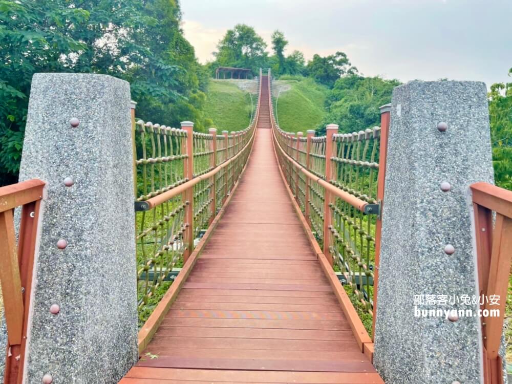 高雄漯底山自然公園，月世界泥火山探險，眺望美麗夕陽海景
