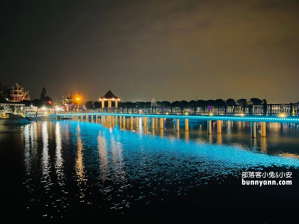 【舊社代安宮】全長2公里的池畔步道，有親子溜滑梯跟夜晚燈光可逛