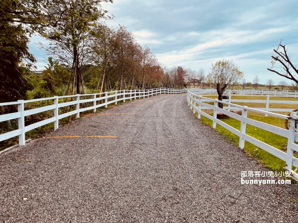 三芝【牛仔莊園】西部風拍照加餵馬，環境與菜單整理