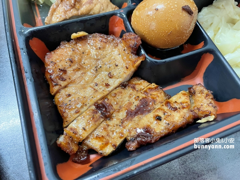 【天下魯肉飯】排骨便當任選三種配菜只賣50元超佛